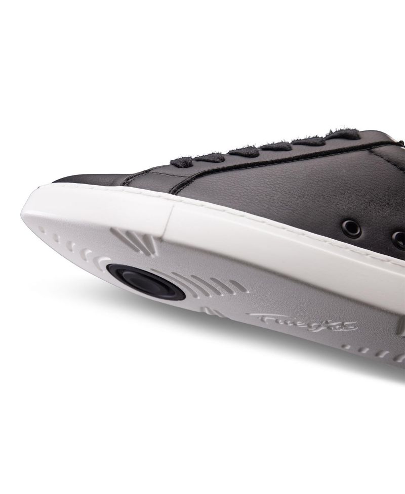Big Kids' Black Low-top Sneaker