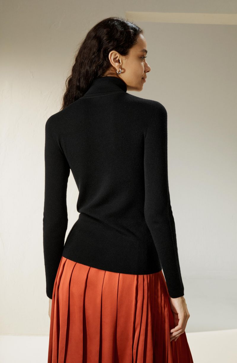 Women's Seamless Silk-Cashmere Blend Turtleneck Sweater