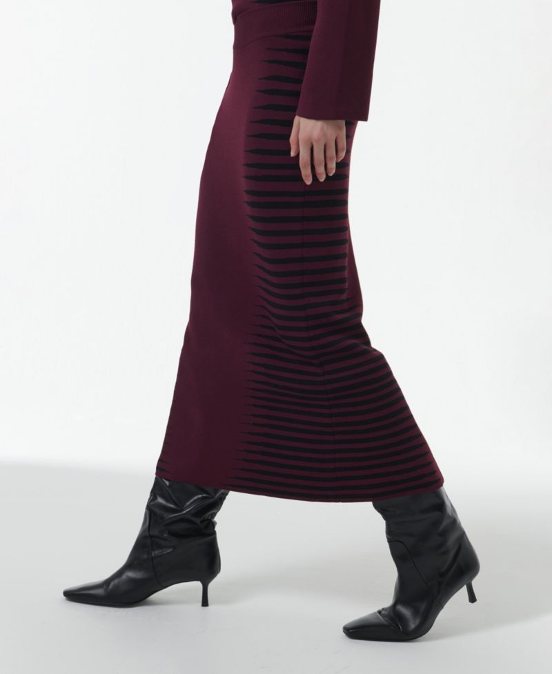 Women's Jacquard Pencil Skirt - Shorter Length