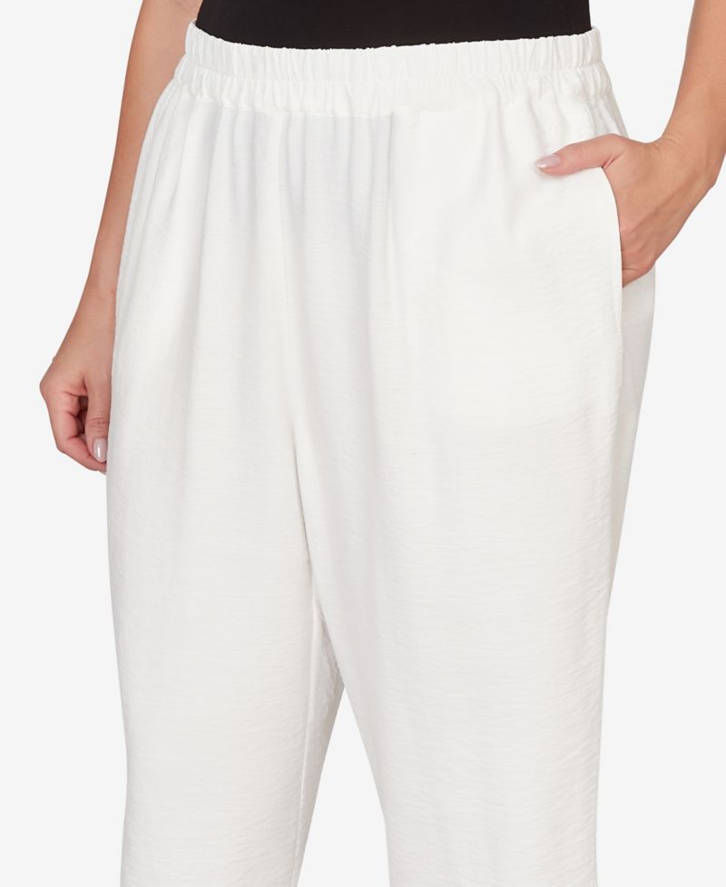Plus Size Crowd Pleaser Floral Embroidered Relaxed Capri Pants