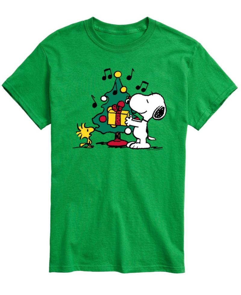 Men's Snoopy and Christmas Tree Present Graphic T-Shirt