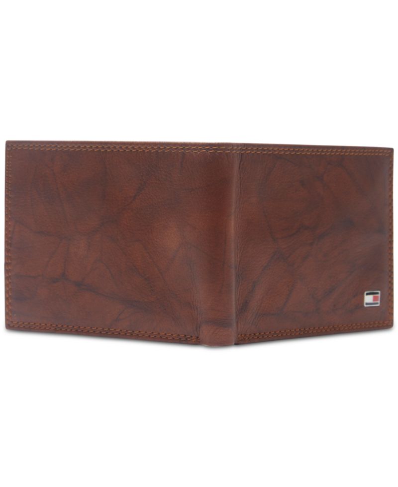 Men's Traveler RFID Extra-Capacity Bifold Leather Wallet