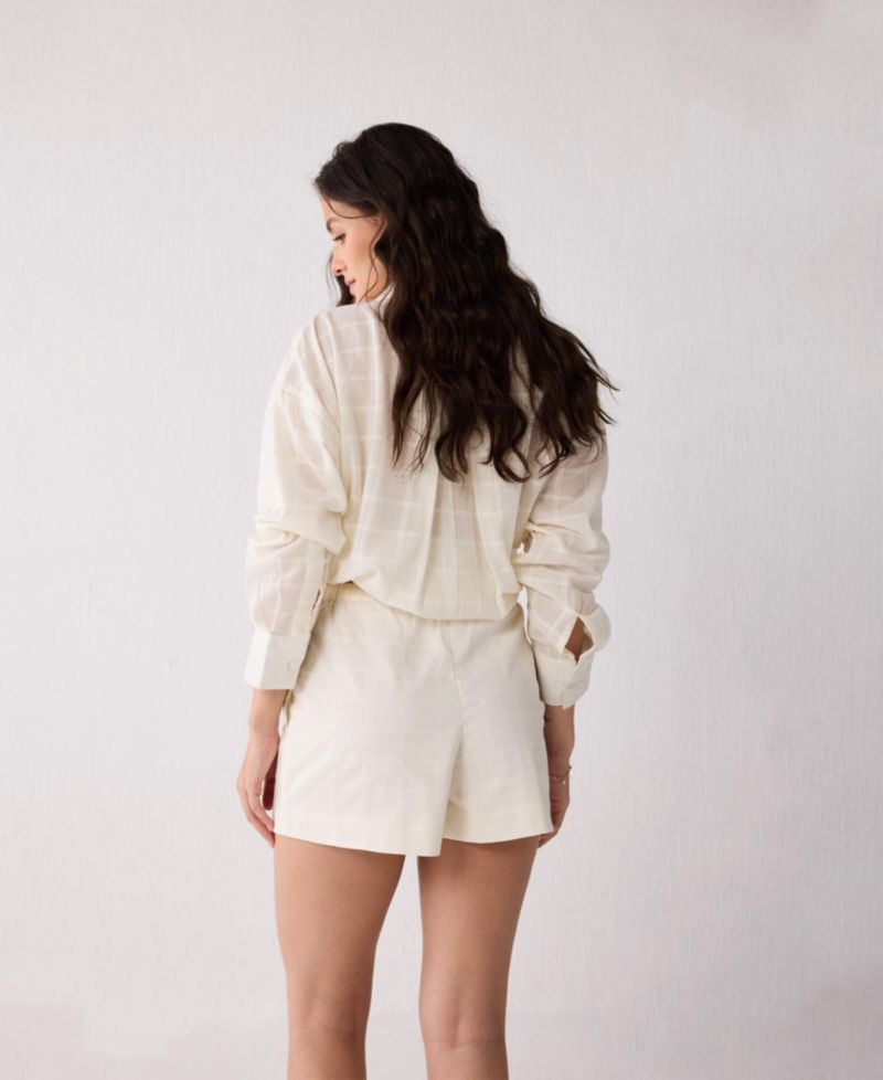 Women's Regular Fit Shorts in Textured Cotton