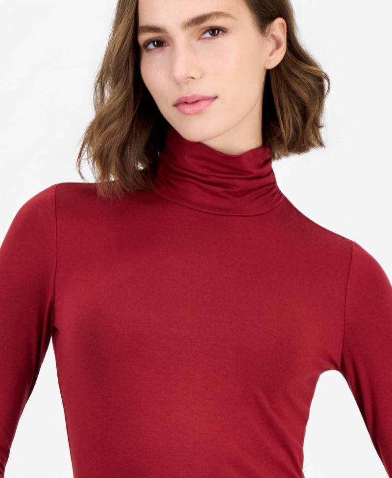 Women's Long-Sleeve Shirred Turtleneck Top
