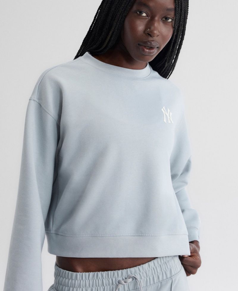 Women's Gray New York Yankees Oversized Clutch Tri-Blend Sweatshirt