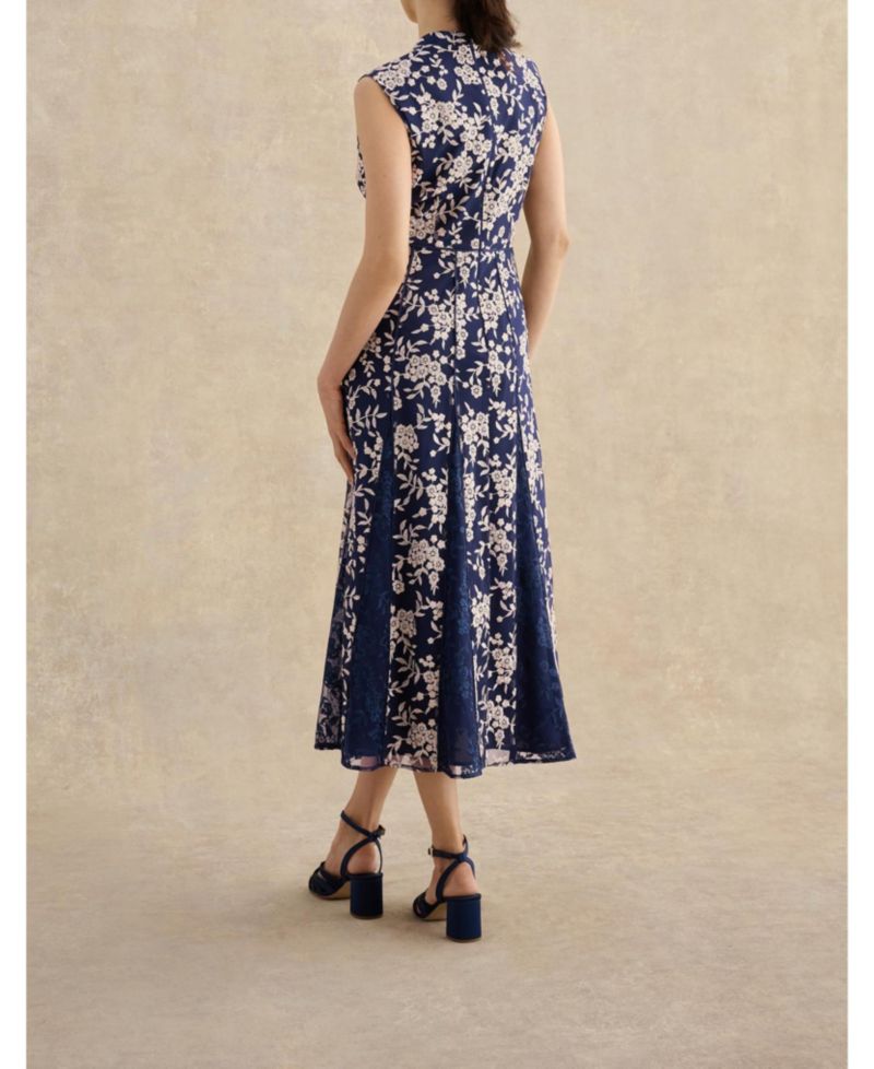 Women's Quin Sleeveless V-Neck Embroidered Dress