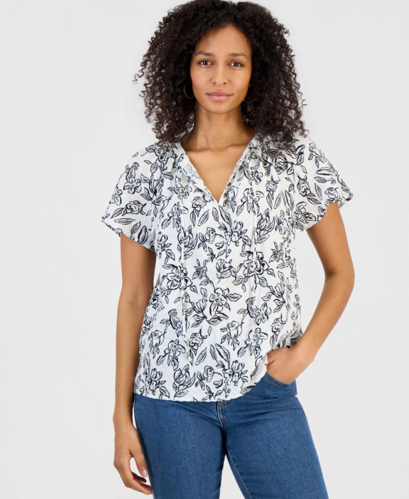 Women's Seersucker Split-Neck Flutter Sleeve Top