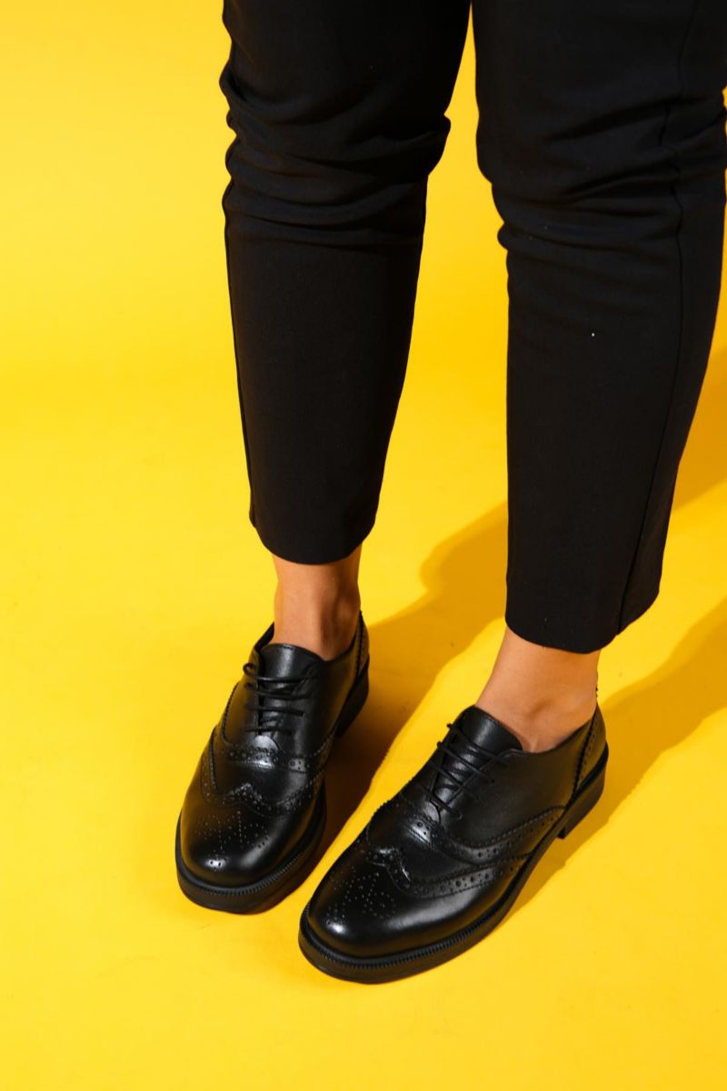 Women's Lace-Up Leather Oxford with Block Heel