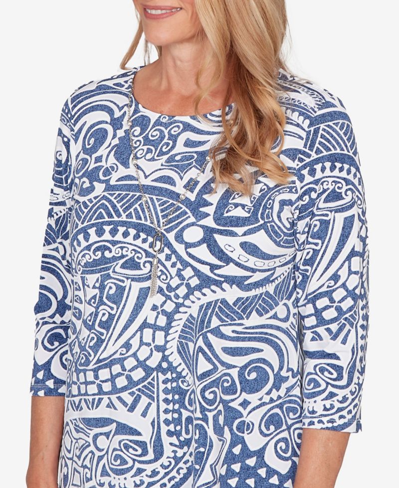 Women's Classic Paisley Swirl SharkBite Hem Top with Necklace