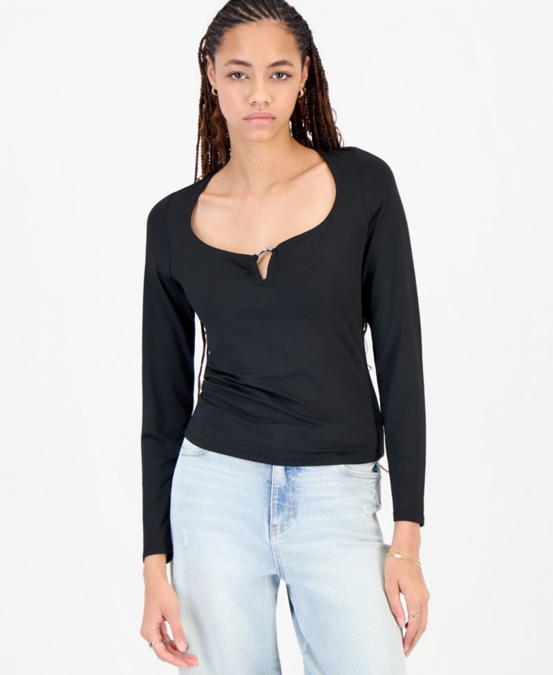 Juniors' Long-Sleeve Scoop Neck Top with Hardware