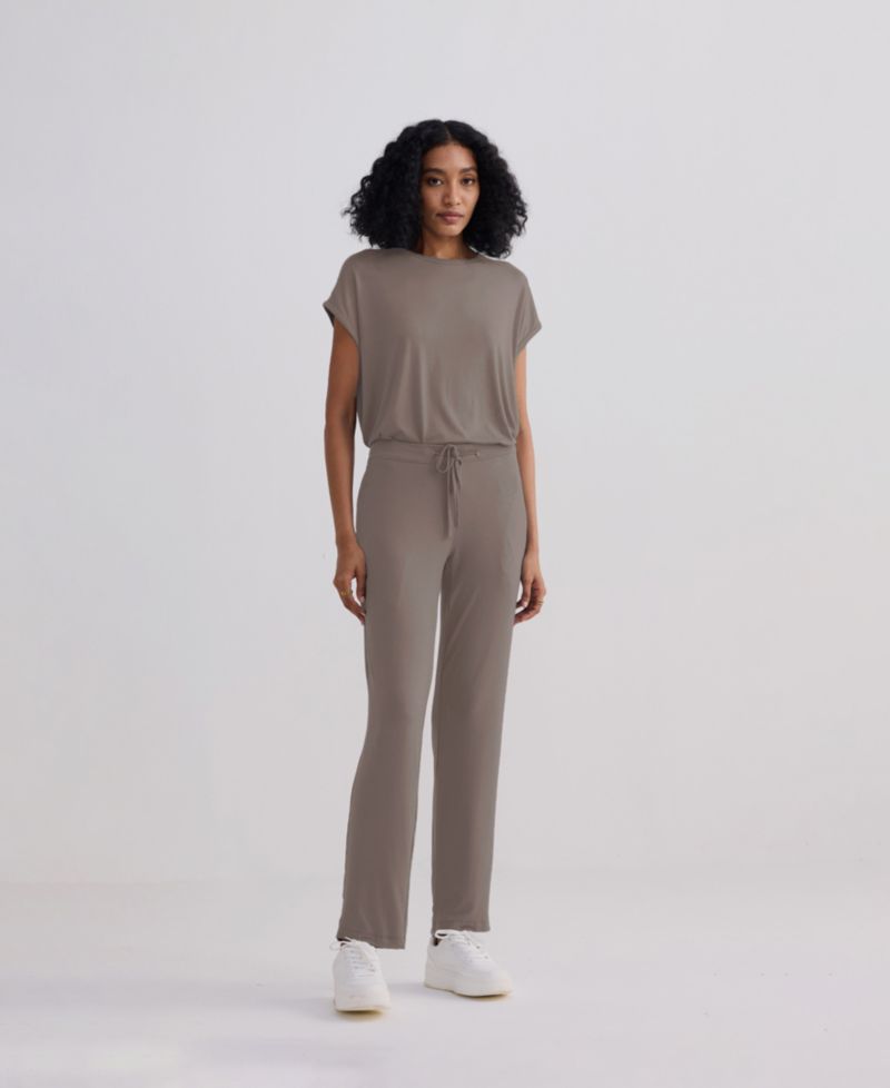 Women's Relaxed Tee in Earth Grey