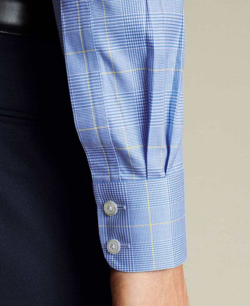 Men's Slim-Fit Spread Collar Dress Shirt