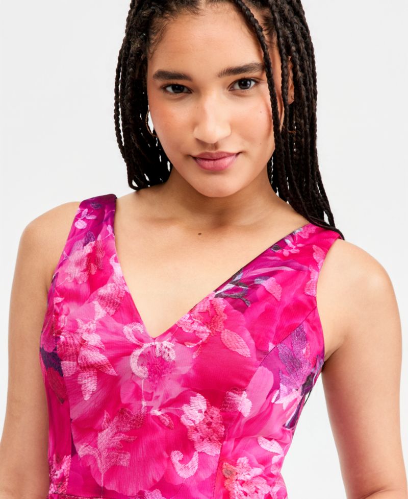Women's Sleeveless V-Neck Dress