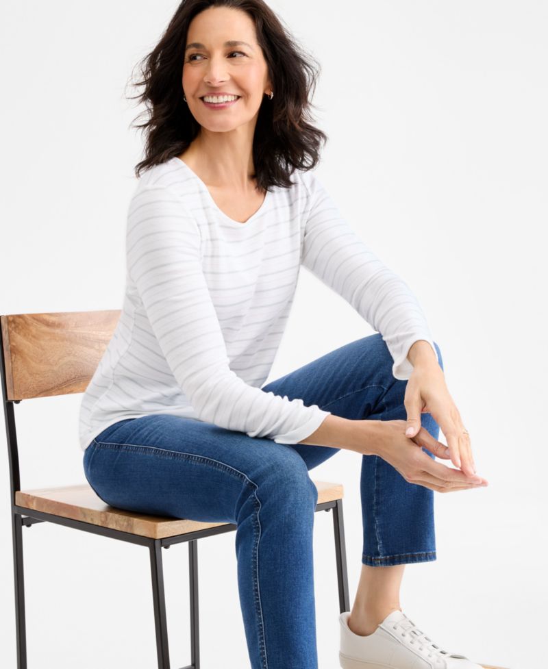 Women's Printed Long-Sleeve Scoop-Neck Top