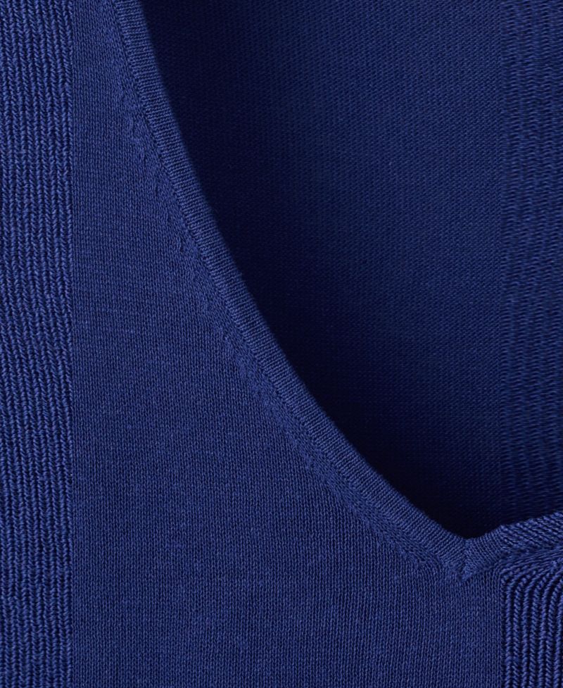 Women's V-Neck Knit Top