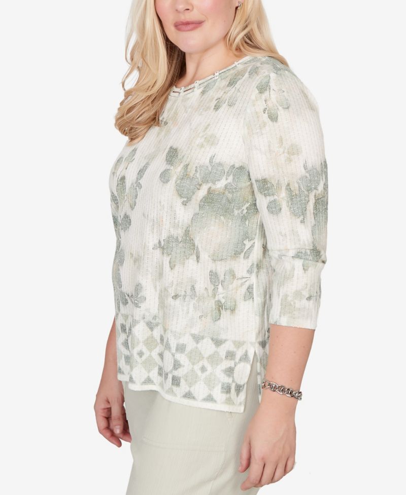 Women's Vintage Charm Floral Tonal Border Embellished Neck Top