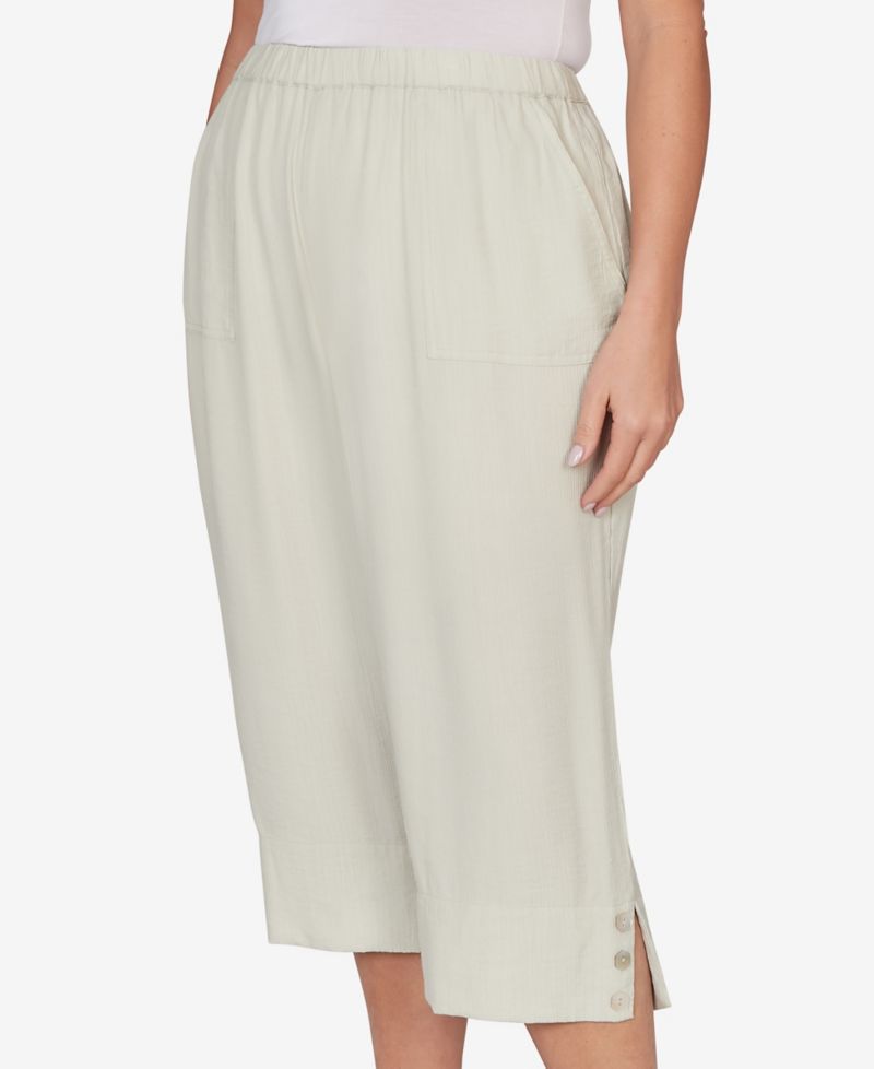 Plus Size Vintage Charm Front Pocket Capri Pants