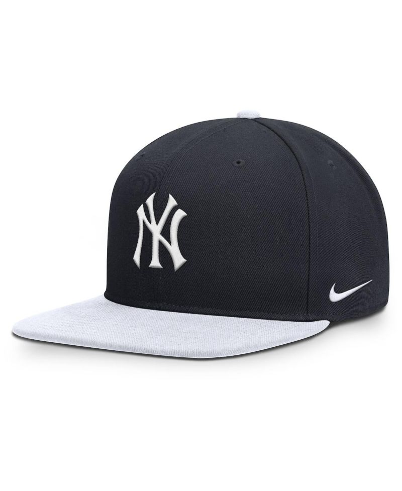 Men's Navy/White New York Yankees Primetime Pro Dri-FIT Snapback Hat