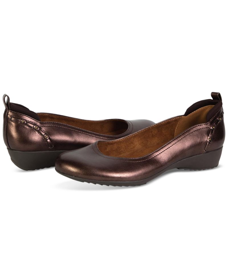 Women's Vivian Round Toe Flats