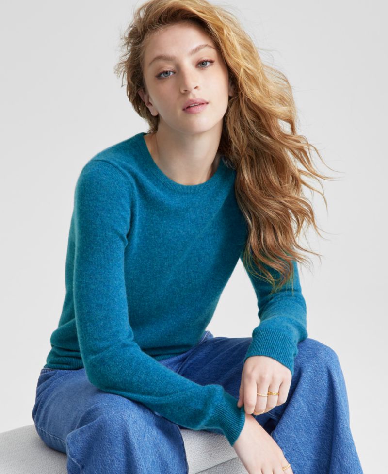 100% Cashmere Women's Petite Long-Sleeve Crewneck Sweater