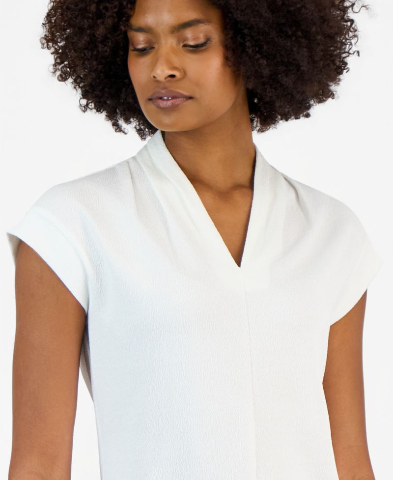 Women's V-Neck Short-Sleeve Knit Top