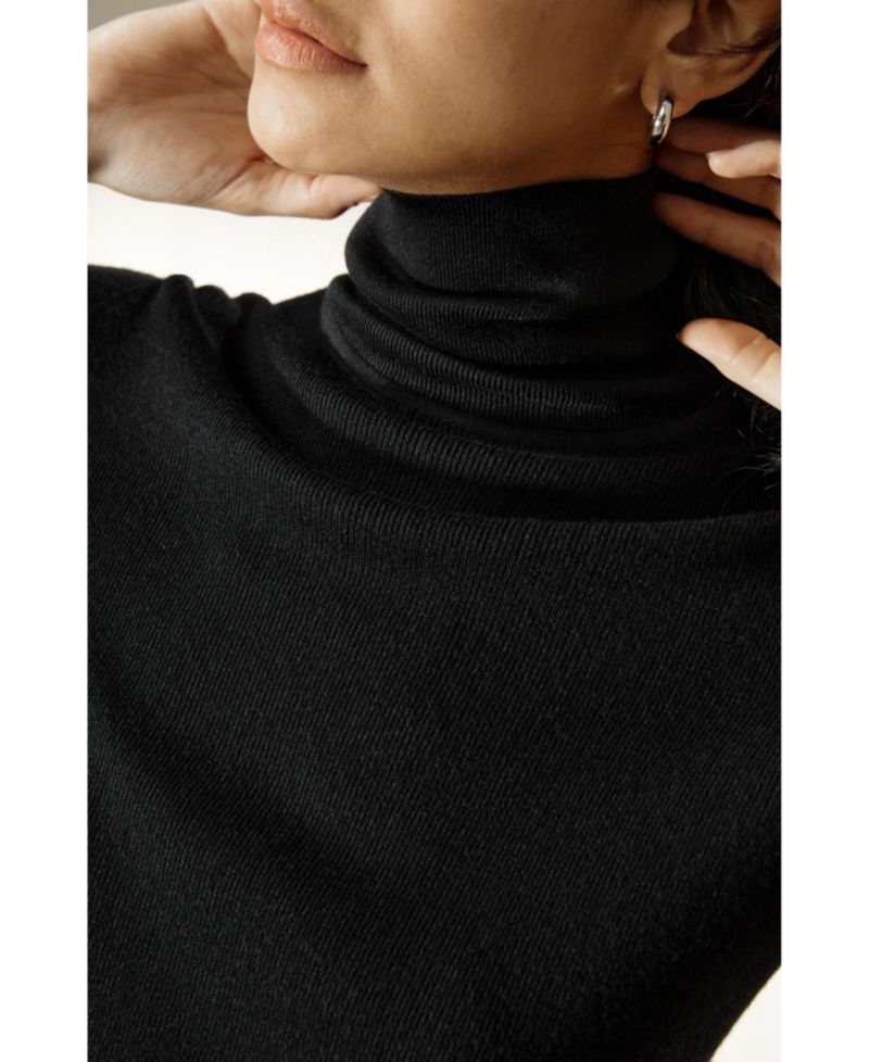 Women's Seamless Silk-Cashmere Blend Turtleneck Sweater