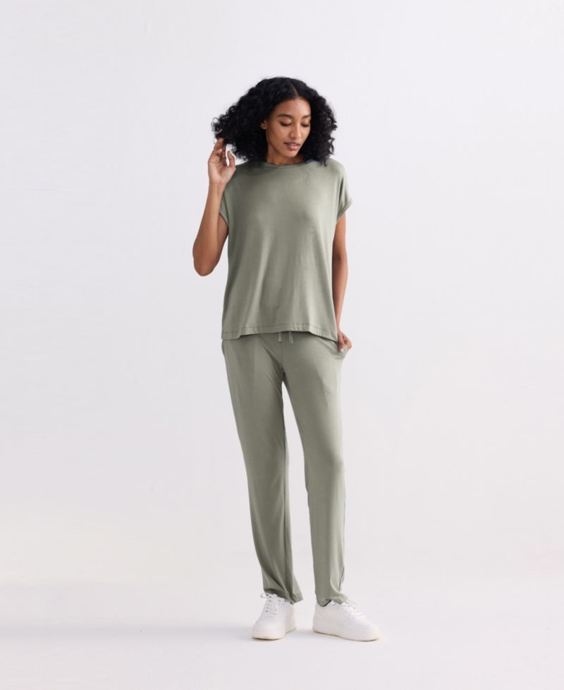Women's Relaxed Tee in Olive