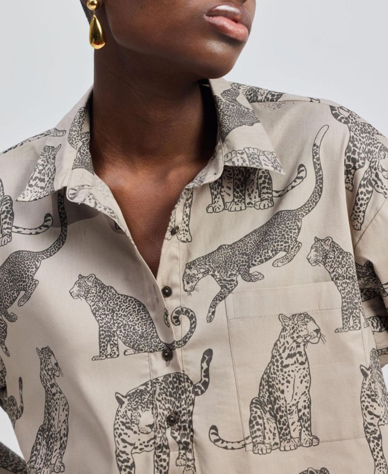 Women's Oversized Cropped Button-down Shirt In Animal Print