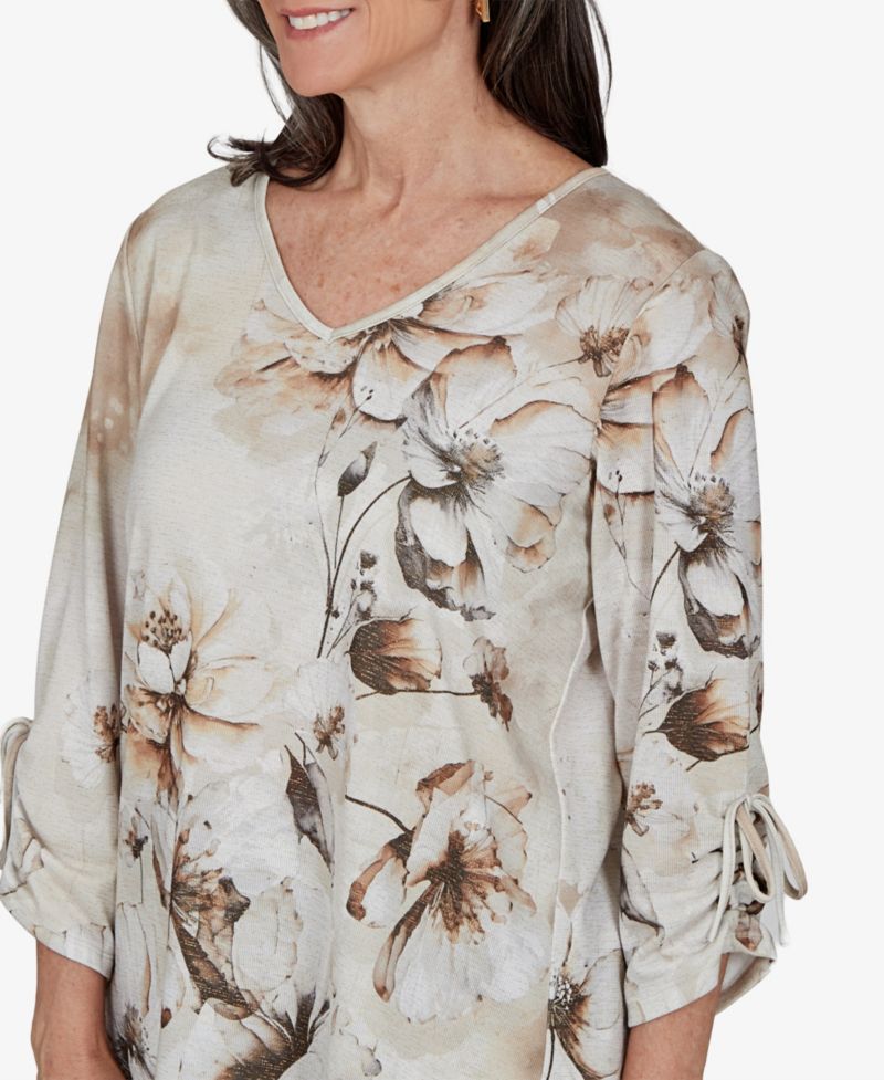 Petite Floral-Print 3/4-Sleeve V-Neck Blouse