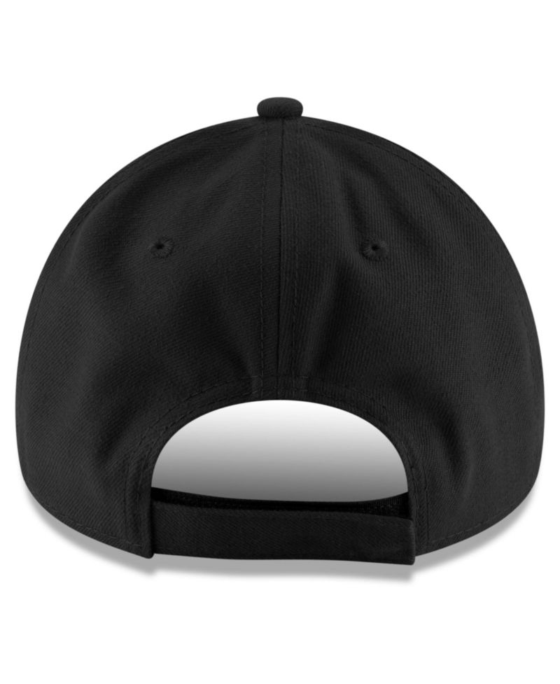 Big Boys and Girls Black New York Knicks Basketball Logo Adjustable Hat