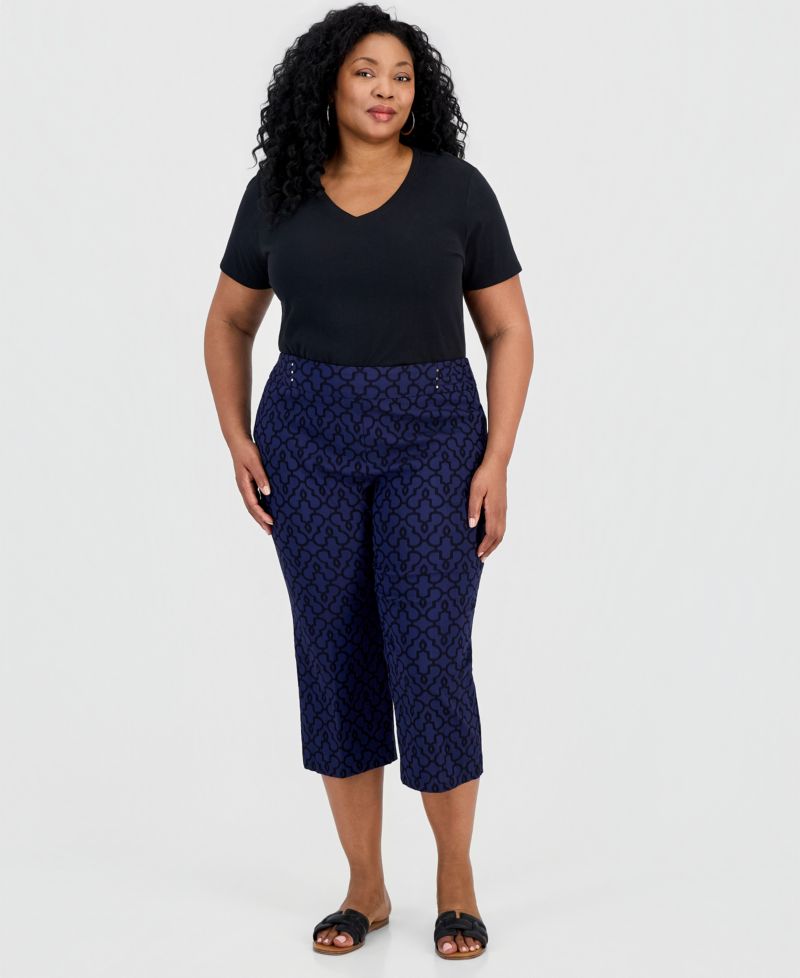 Plus Size Jacquard Rivet Capri Pants