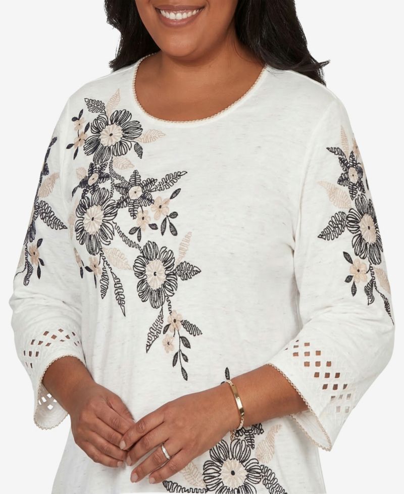 Women's Detail Driven Floral Embroidered Textured Top
