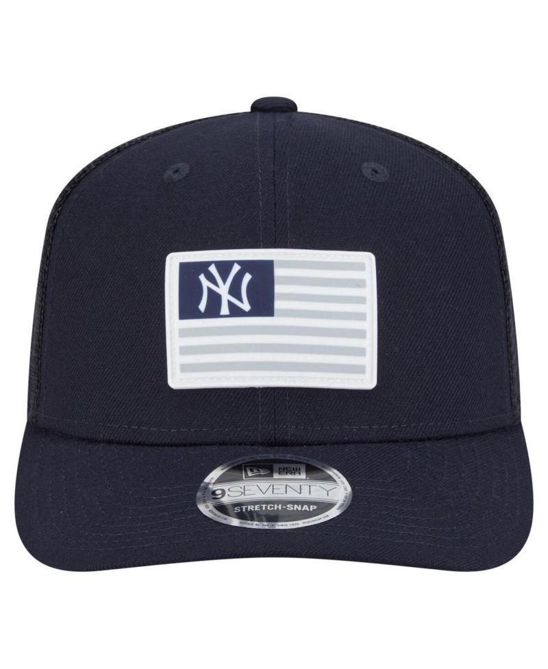 Men's Navy New York Yankees Flag 9SEVENTY Stretch-Snap Hat