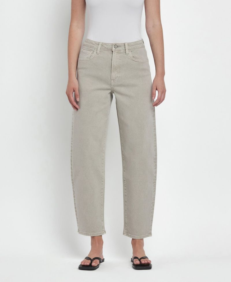 Women's Super High Rise Slim Barrel Jeans