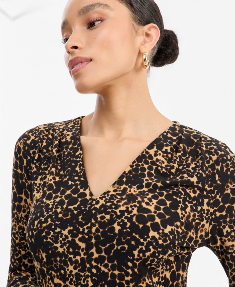 Women's Long-Sleeve V-Neck Print Blouse