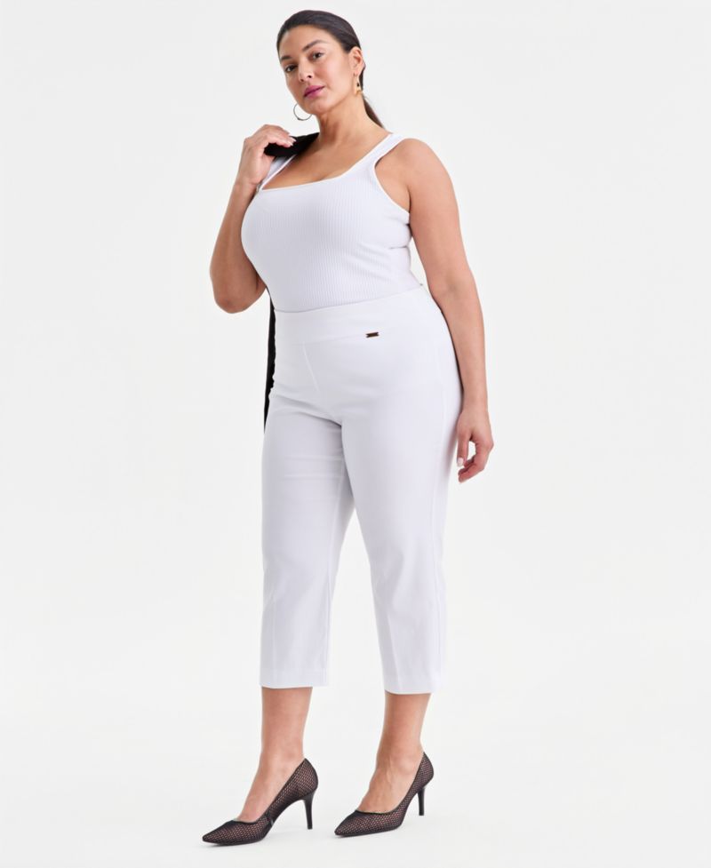 Plus Size Mid-Rise Pull-On Capri Pants