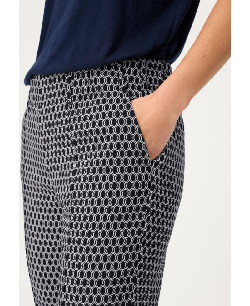 Women's Lisa FIt Geo Pull-On Pant