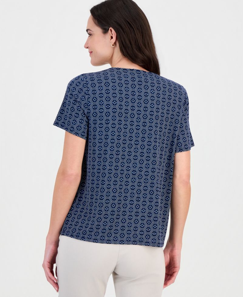 Petite V-Neck Pull-On Top