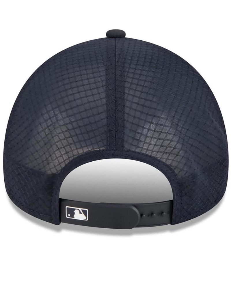 Men's Navy Atlanta Braves 2026 Batting Practice Alternate Apex 9FORTY Adjustable Hat