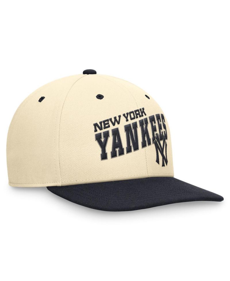 Men's Navy/White New York Yankees Evergreen Two-Tone Snapback Hat
