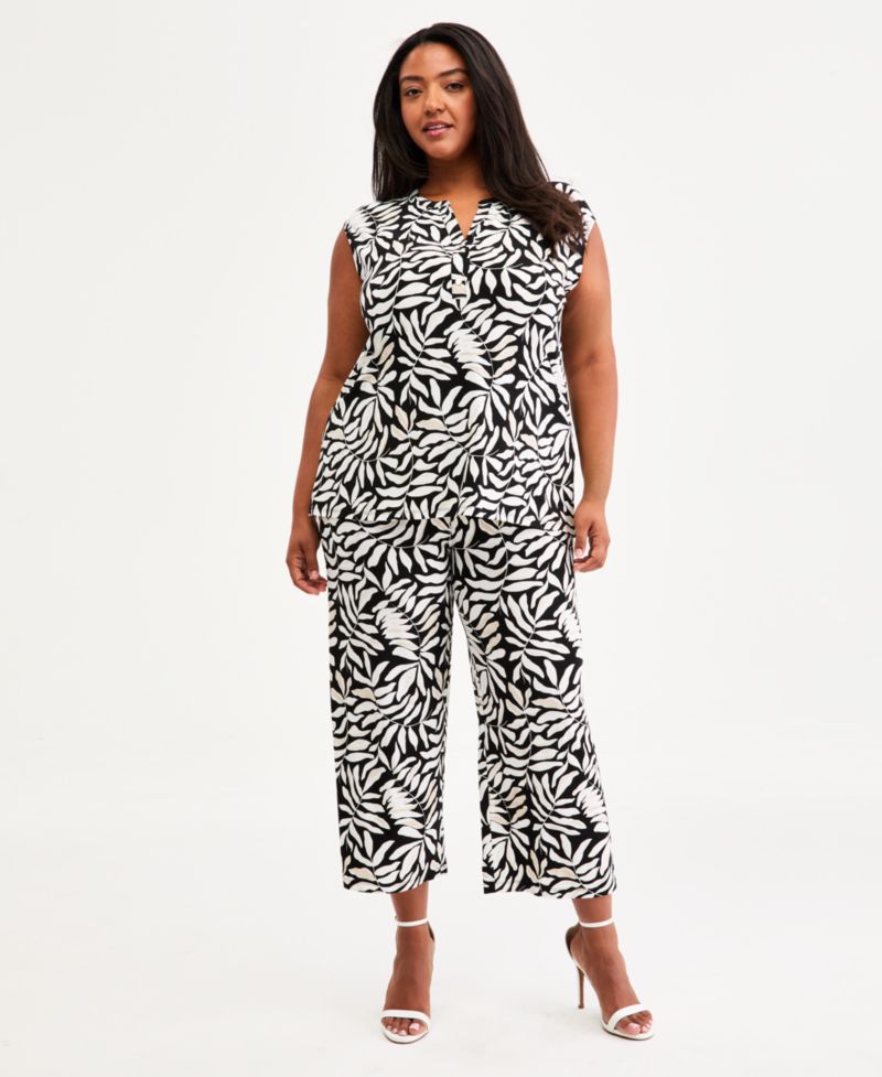 Plus Size Y-Neck Printed Pull-On Top