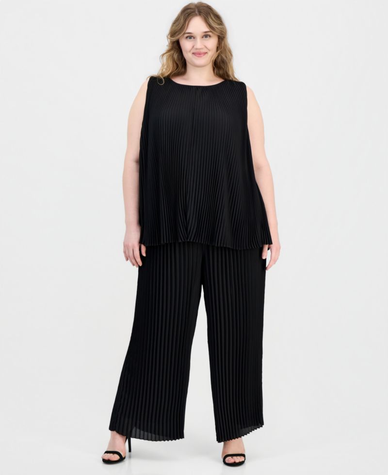 Plus Size Pleated Pull-On Pants