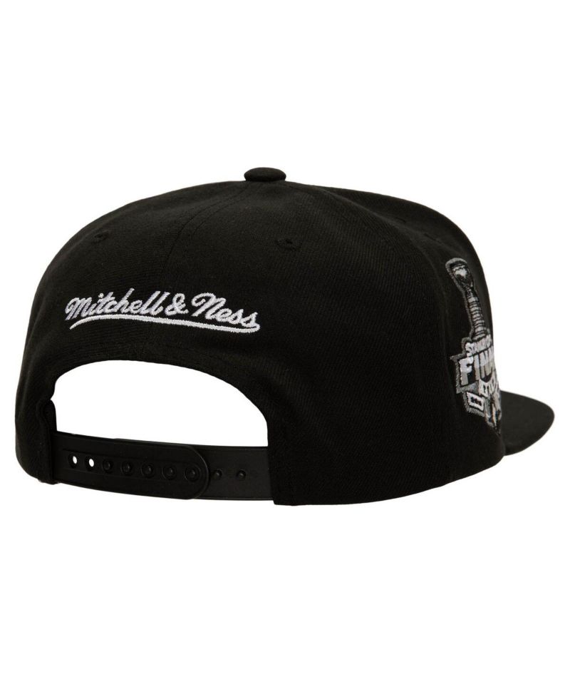 Men's Black Los Angeles Kings Core Top Spot Snapback Hat