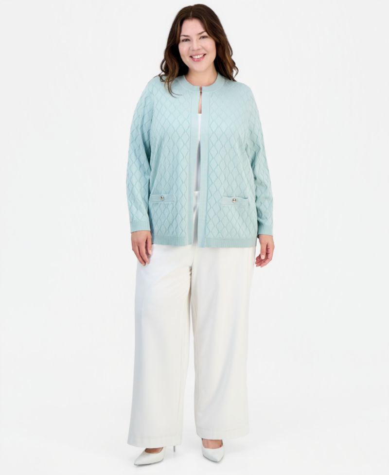 Plus Size Kiss-Front Diamond Stitch Cardigan