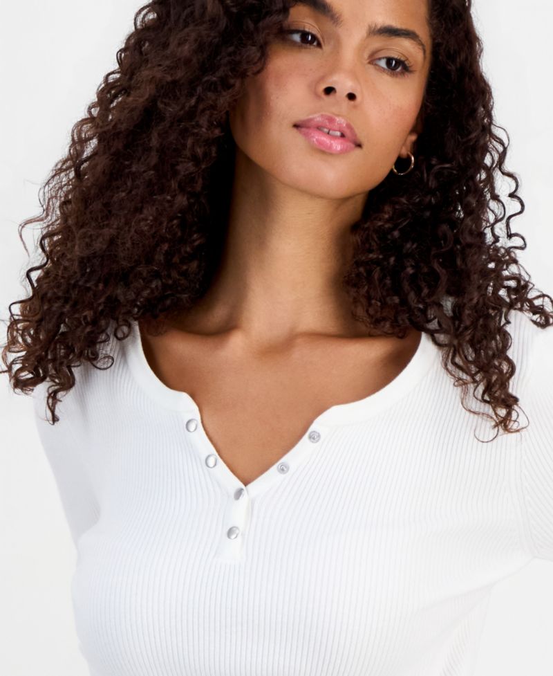 Juniors' Ribbed Snap Henley Sweater