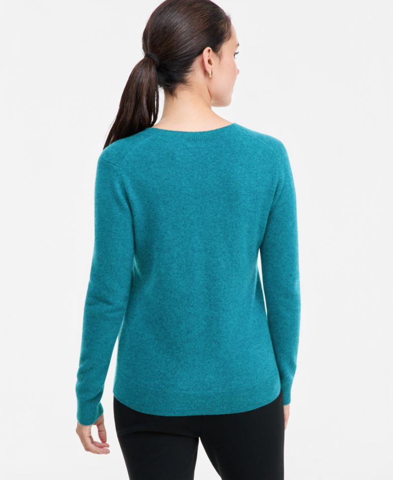 100% Cashmere Petite V-Neck Long-Sleeve Sweater