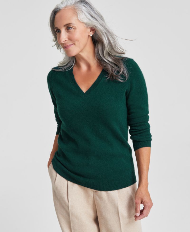 100% Cashmere Petite V-Neck Long-Sleeve Sweater