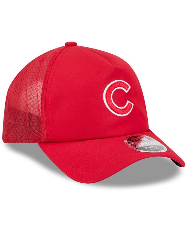 Men's Red Chicago Cubs 2026 Batting Practice Apex 9FORTY Adjustable Trucker Hat