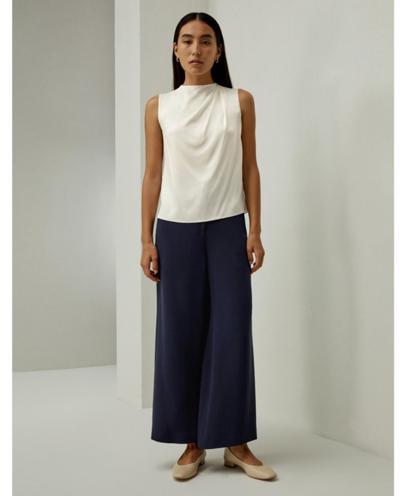 Women's Sleeveless Minimalist Regular Fit Silk Top