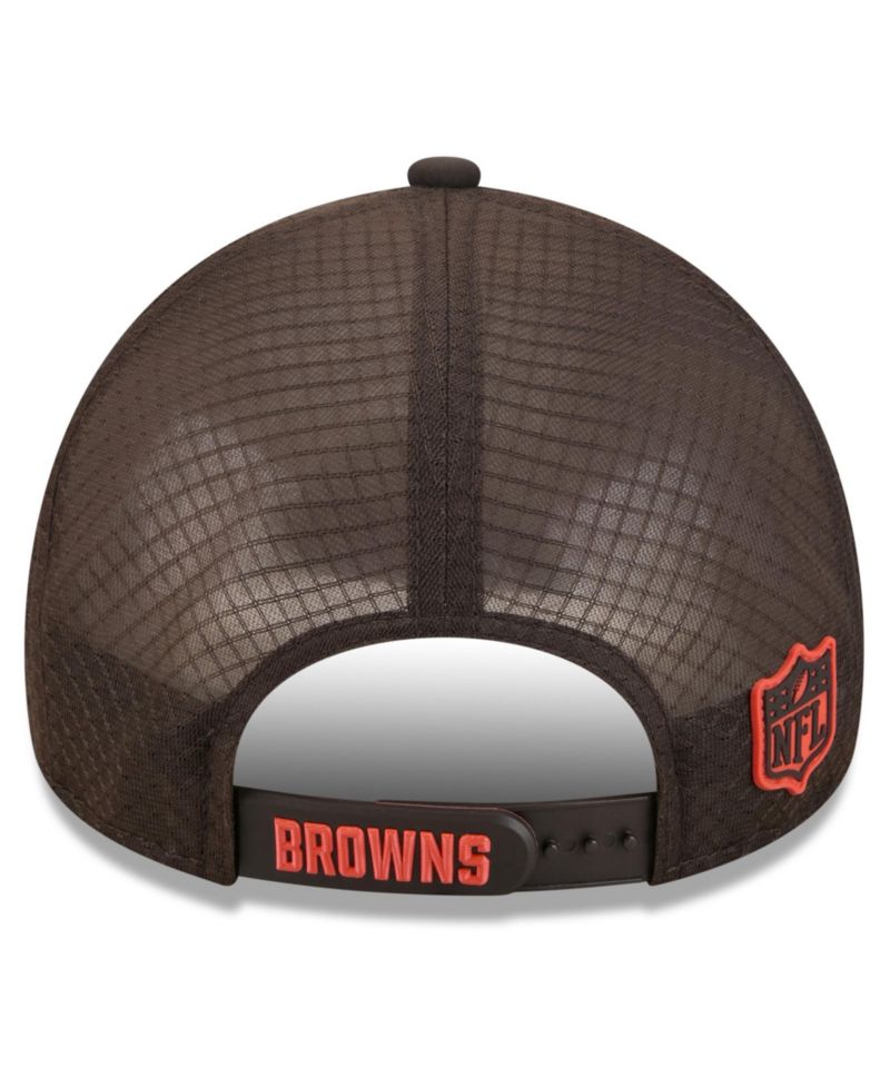 Men's Brown Cleveland Browns 2026 Sideline Apex 9FORTY Adjustable Trucker Hat